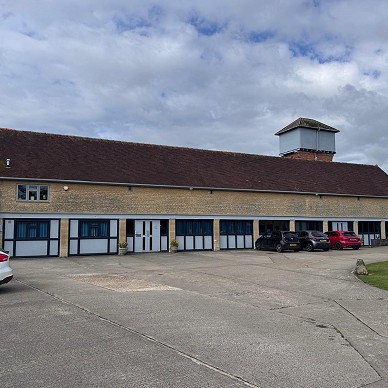 Unit 4 Bignell Park Barns